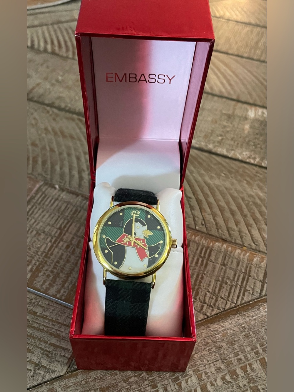 NWT Embassy holiday penguin novelty watch